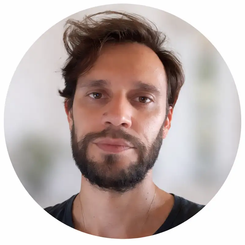 Portrait de Julien Desroche, traducteur professionnel